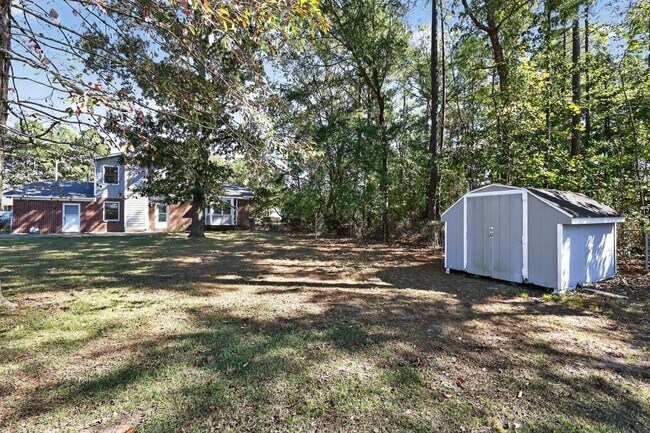 Building Photo - 1040 Rim Rd