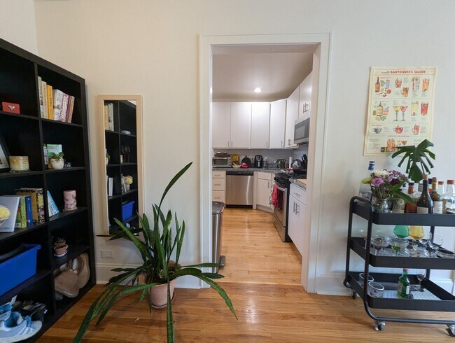 Building Photo - Newly Renovated 3 BR/1 BA in Loyola