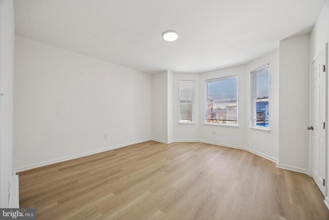 Building Photo - 278 S 60th St