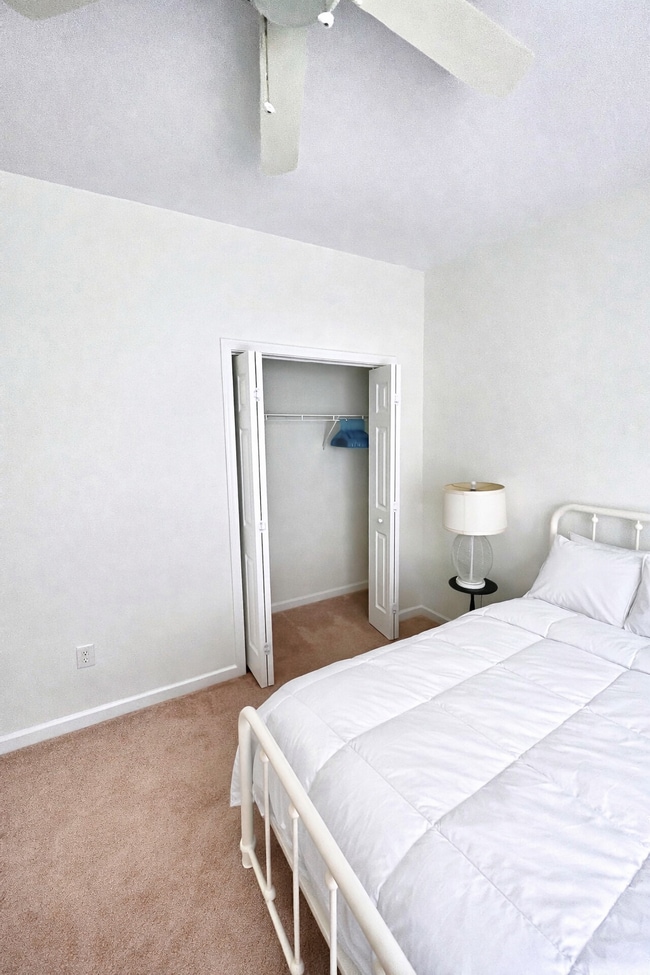Building Photo - Affordable $190/Week Furnished Room in Westside Intown Atlanta – Utilities Included - High Speed ...