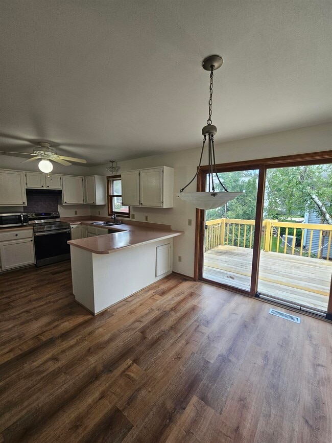 Building Photo - 7305 W Valley Ridge Dr