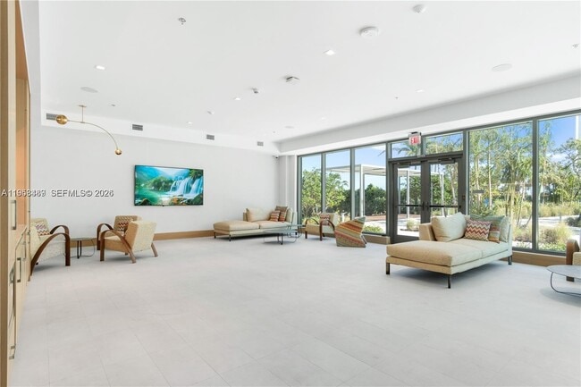 Building Photo - 700 NE 26th Terrace