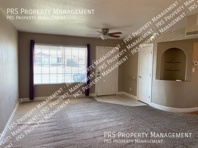Building Photo - 410 W Santa Cruz Dr