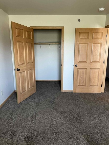 Building Photo - 1412 12th Ave SE