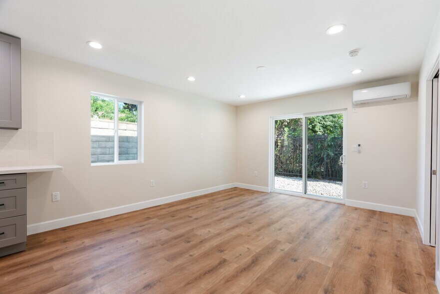 Building Photo - 2447 29th St