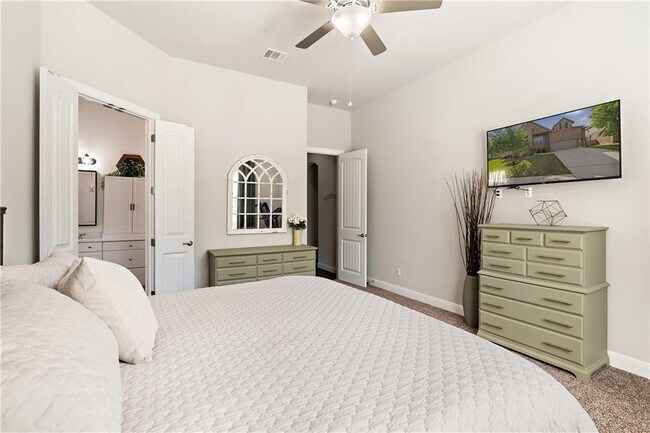 Building Photo - 4304 Valley Oaks Dr