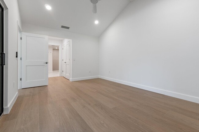 Building Photo - 139 Sand Pine Dr