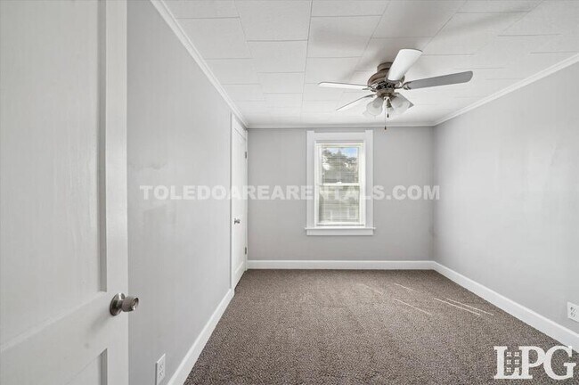 Building Photo - 630 Colima Dr