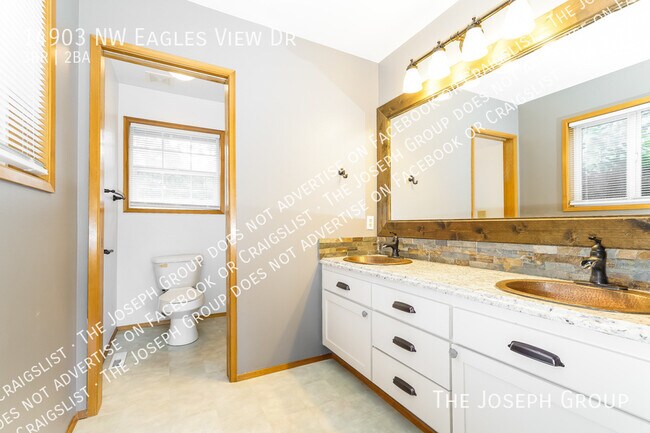 Building Photo - 14903 NW Eagles View Dr