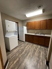 Building Photo - 504 S 4th- HBS