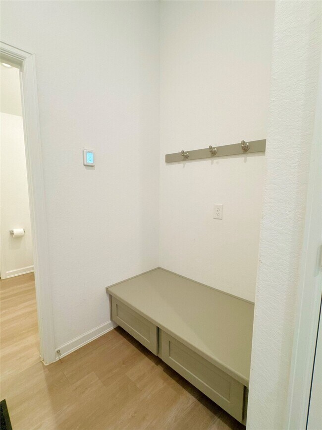 Building Photo - 4015 Champlain Wy