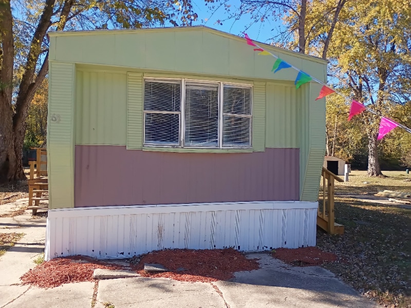 Building Photo - 63 Deerwood Park