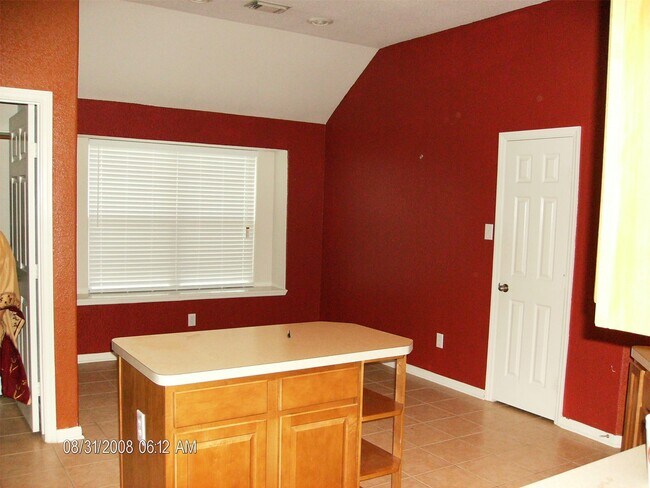 Building Photo - 17202 Timber Cliff Ct