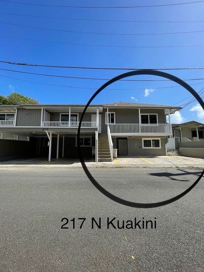 Building Photo - 3 bedrooms, 4 baths and attached bedroom/d...