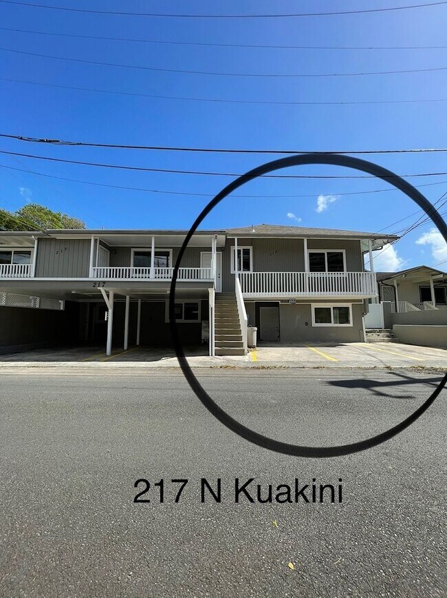 Building Photo - 3 bedrooms, 4 baths and detached bedroom/den in a Multiplex Single Family Home in Lower Nuuanu