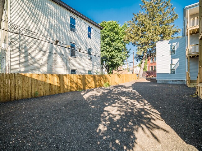 Building Photo - 7 Lowell St