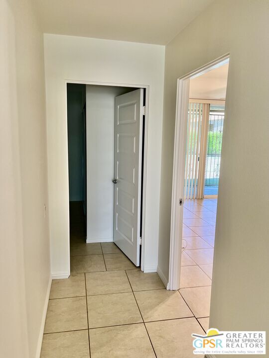 Building Photo - 2559 Whitewater Club Dr