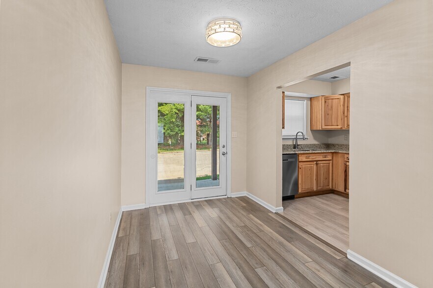 Dining Area - 413 Lenney Dr