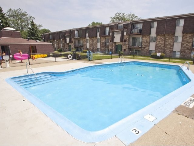 Building Photo - The Glens Apartments