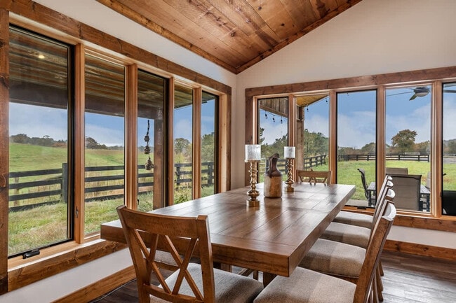 Building Photo - 299 Westview Dr