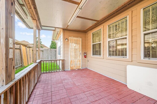Building Photo - 8911 Cedar Mound Ln