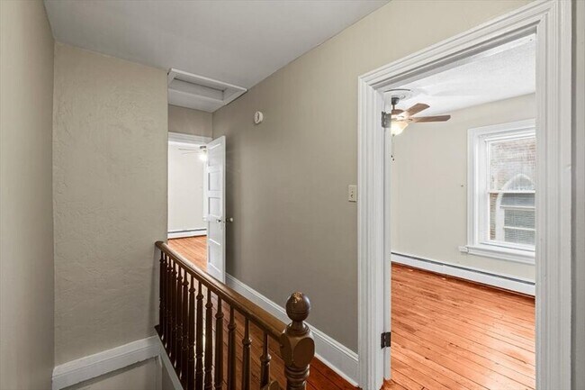 Building Photo - 329 E Union St