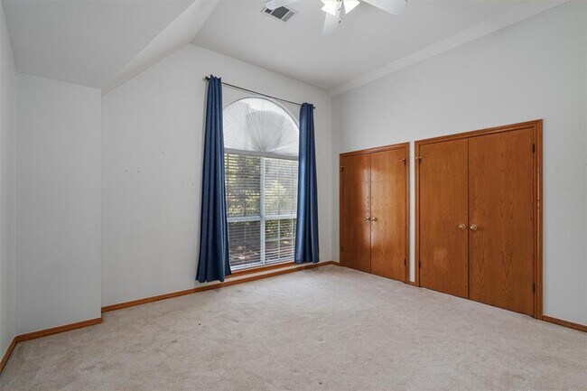 Building Photo - 1903 Port Royal Dr