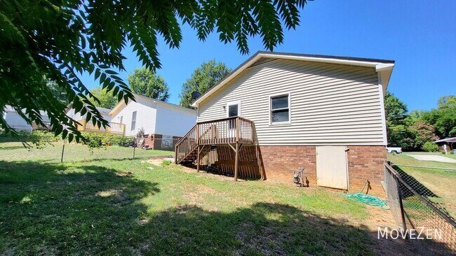 Building Photo - 4006 Coltrain Rd