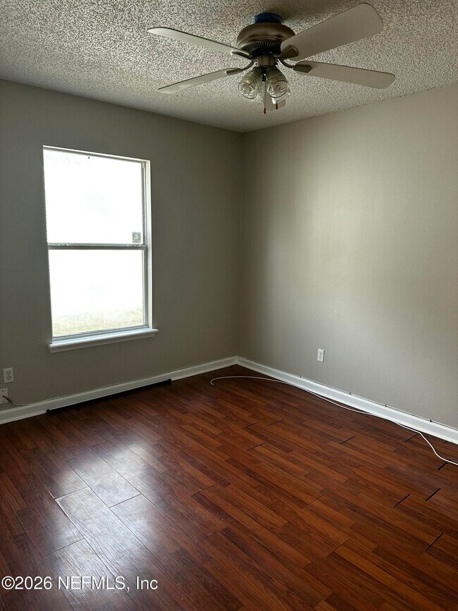 Building Photo - 2994 Mikris Dr E