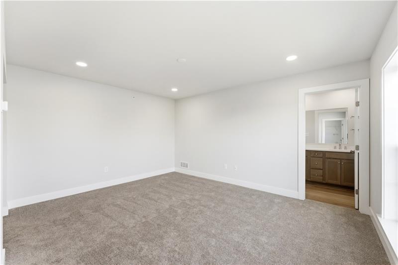 Building Photo - 227 Oliver Way