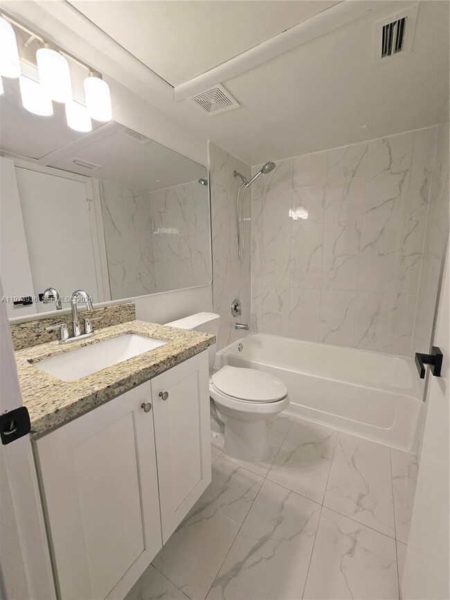 Building Photo - 2881 N Oakland Forest Dr