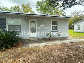 Building Photo - 1727 Lindsey Rd