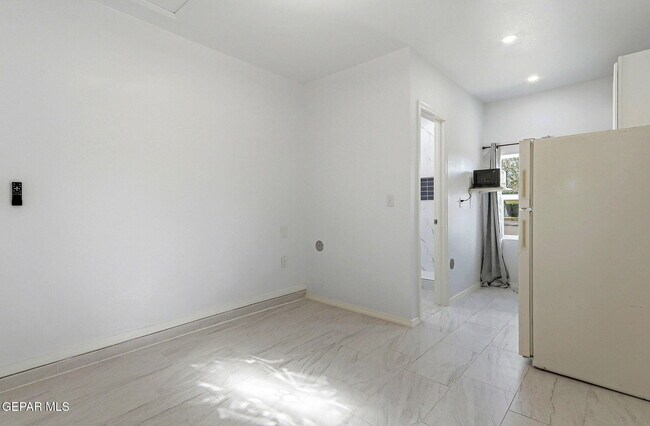 Building Photo - 11189 Ebb Tide Dr
