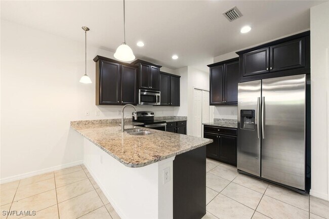 Building Photo - 10844 Alvara Way