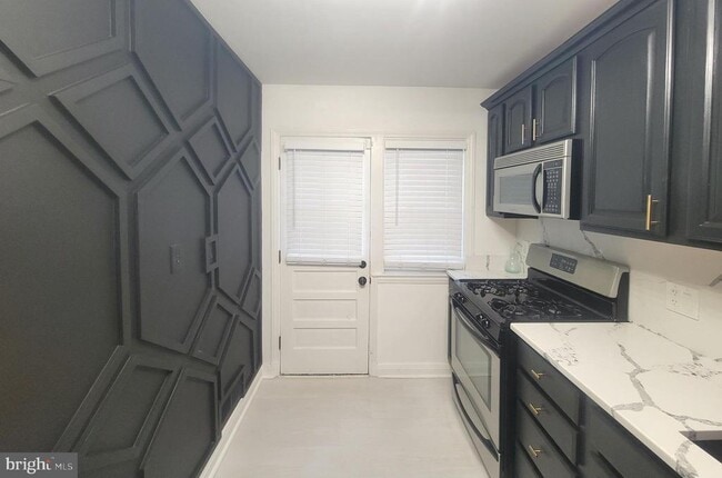 Building Photo - 202 Edgewood St