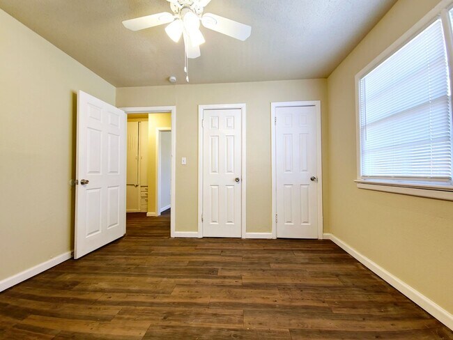 Building Photo - MOVE-IN SPECIAL: Cozy 3 Bedroom Home in East Lubbock