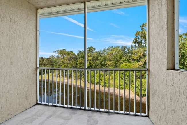 Building Photo - 410 S Villa San Marco Dr