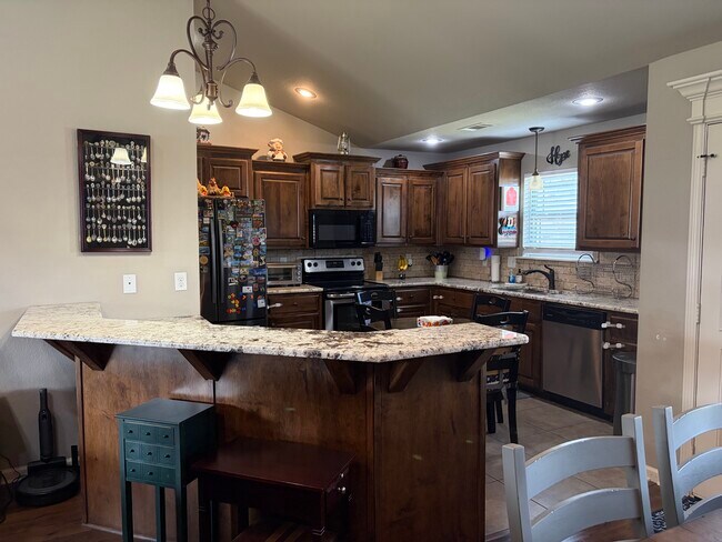 Building Photo - 12 Jaguar Dr