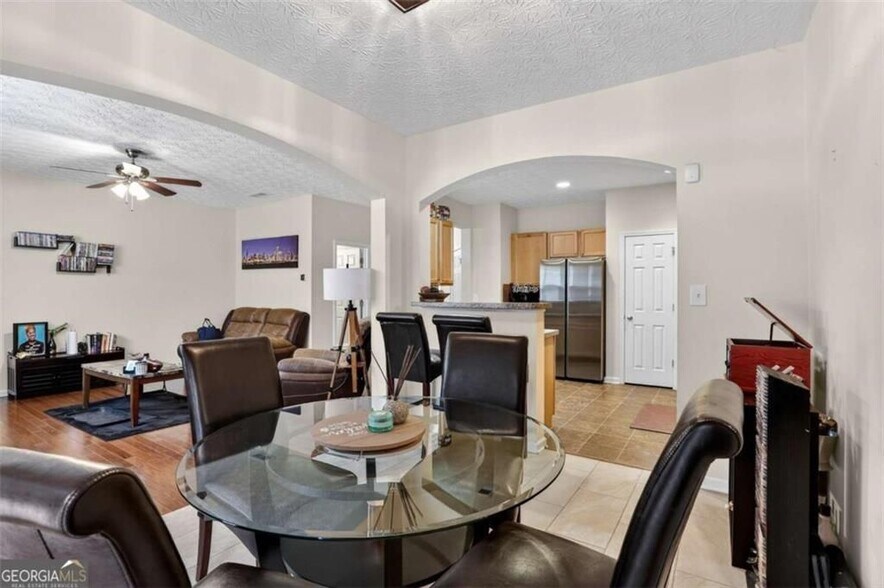 Building Photo - 5556 Cascade Run