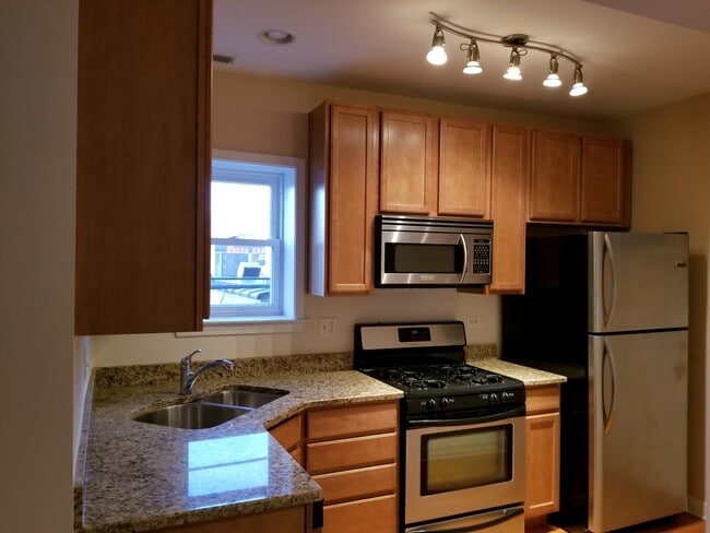 Building Photo - 6345 N Washtenaw Ave