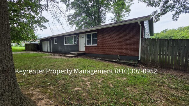 Building Photo - 202 N Paul Dr