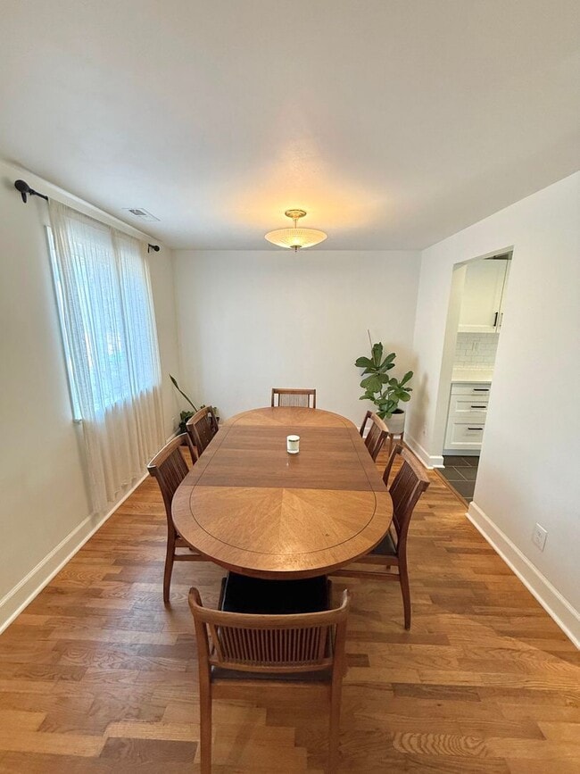 Building Photo - 3 BR West Seattle Home – Cozy and Convenie...