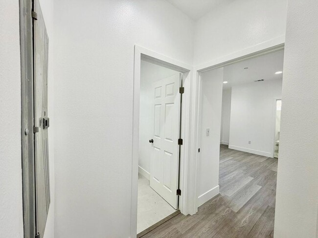 Building Photo - 11522 June St