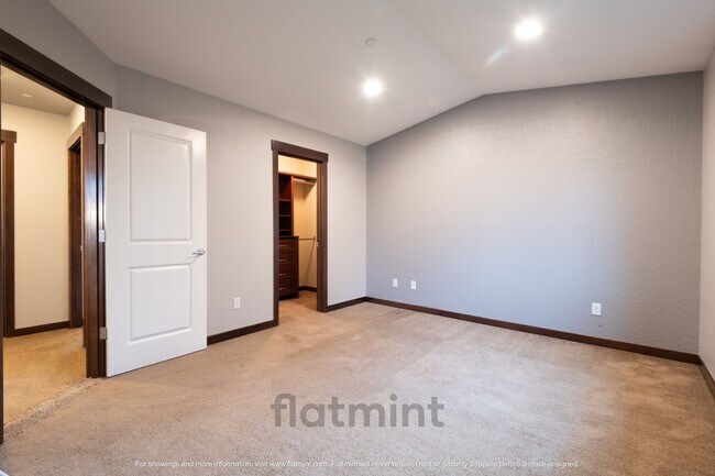 Building Photo - 14018 9th Pl W