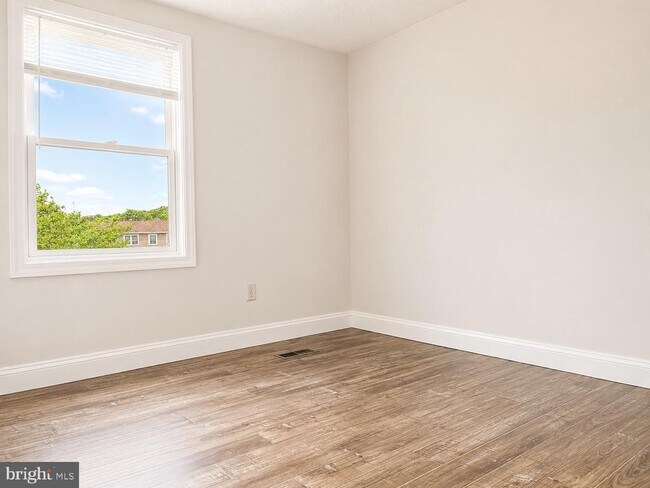 Building Photo - 5559 Hecate Ct
