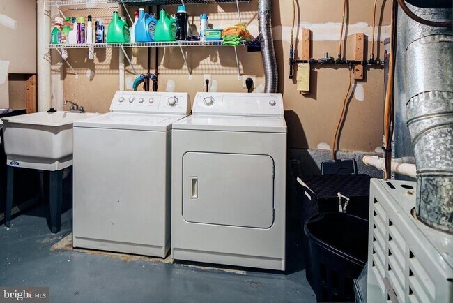 Building Photo - 6351 Wind Rider Way