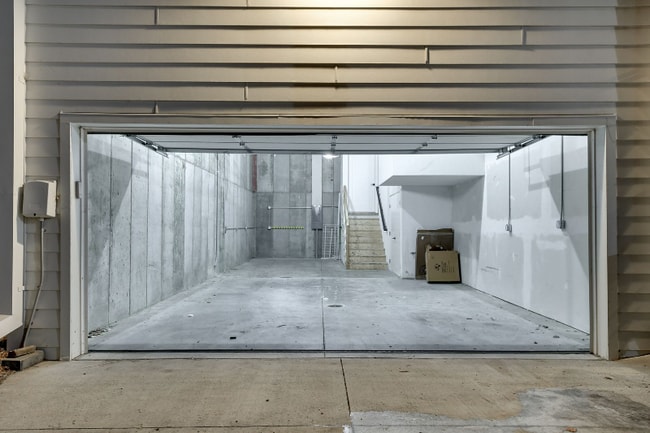 Building Photo - 1013 Park Ave