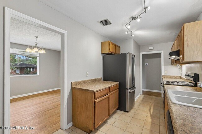 Building Photo - 356 Tidewater Cir W