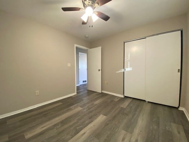 Building Photo - Welcome to this charming 2-bedroom, 1-bathroom ranch style home located in Springfield, OH+