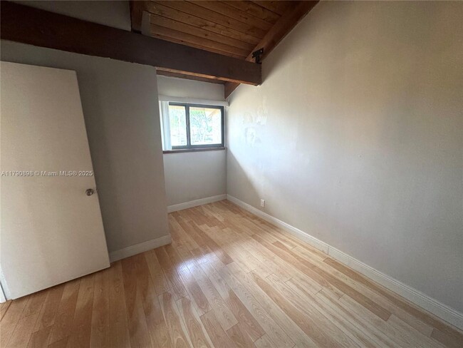 Building Photo - 8115 SW 21st Ct